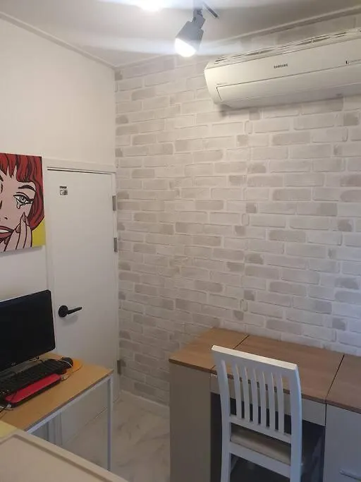 Apartment 'Seongbuk Castle Suites' 5 Bedroom, Castle-Wall View, Seoul