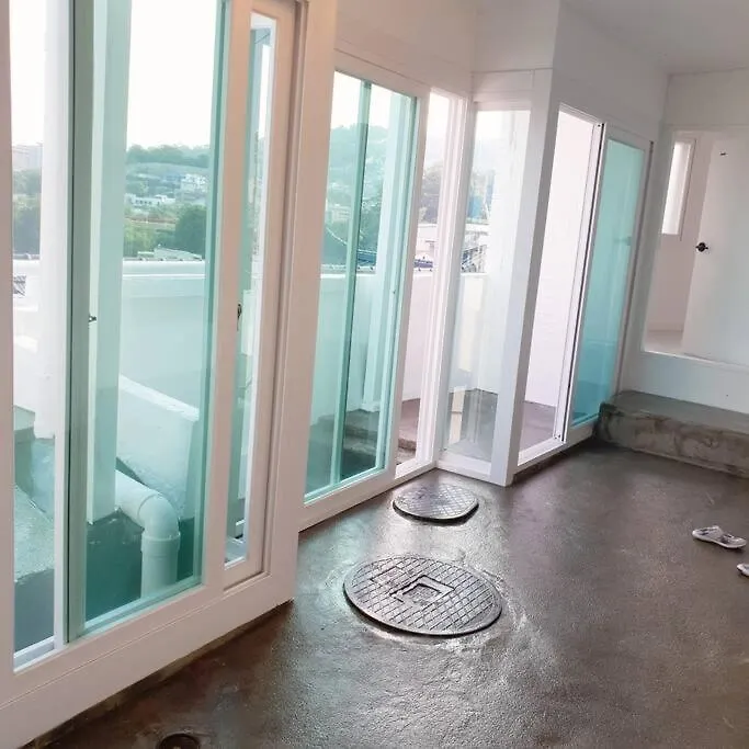 'Seongbuk Castle Suites' 5 Bedroom, Castle-Wall View, Seoul Südkorea